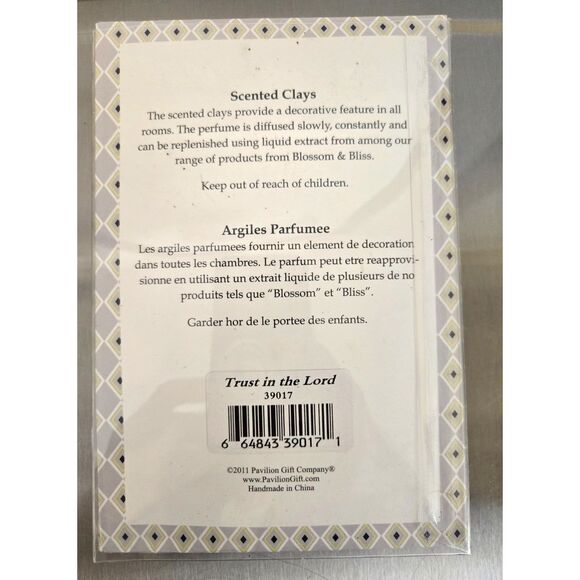 Blossom & Bliss Fragrance Diffuser Clay Cross Ornament - Scent has dissipated - Picture 3 of 3